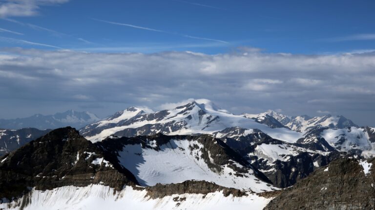 Cevedale mit Wolkenhaube