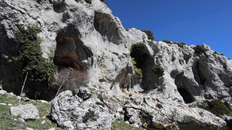 Höhlen im Cerro del Pilar