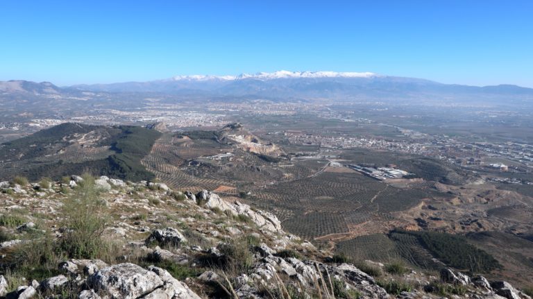 Gipfelblick auf Granada und die Sierra Nevada