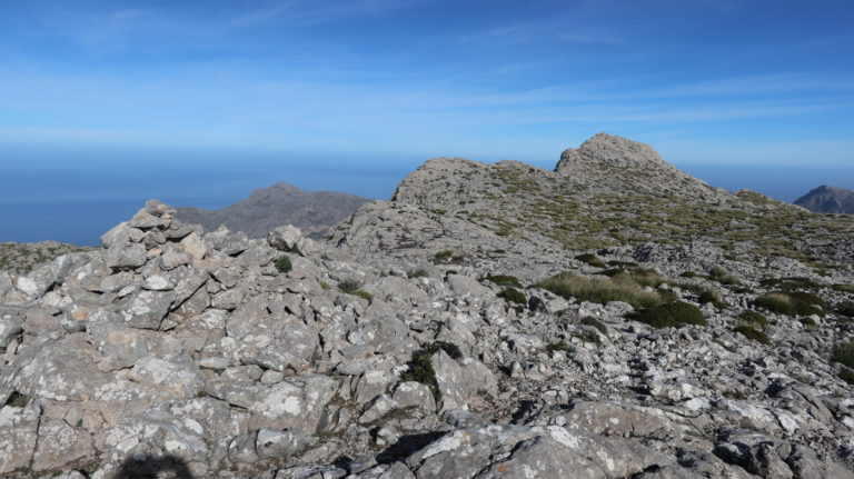 Blick vom Blick vom SW-Gipfel zum Hauptgipfel