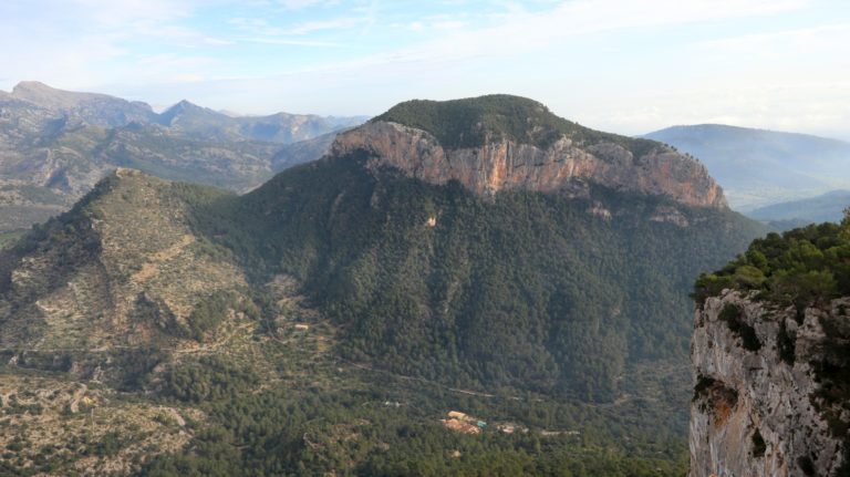 Der unnahbare Nachbargipfel Puig de s'Alcadena