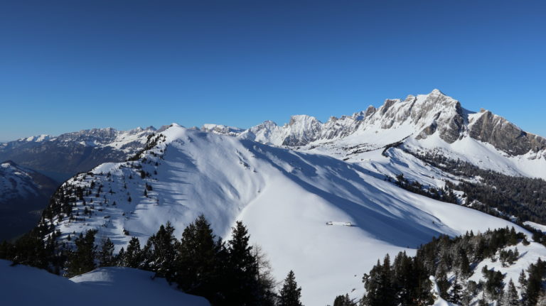 Blick vom Gonzen zur vorher besuchten Tschugga