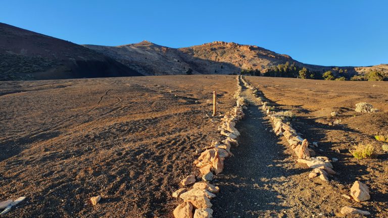 Schöner Weg über den Montaña la Arena