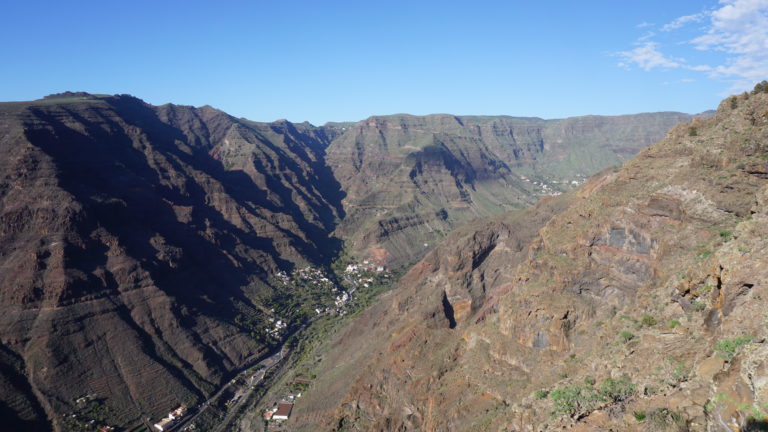 Blick in den Barranco del Valle Gran Rey vom westlichen Weg auf dem Las Pilas