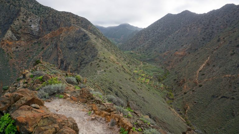 Rückweg von der Punta de la Sepultura mit Blick in den Barranco de los Zarzales