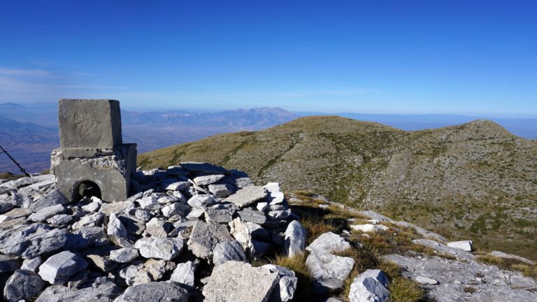 Gipfeldeko auf dem Mati