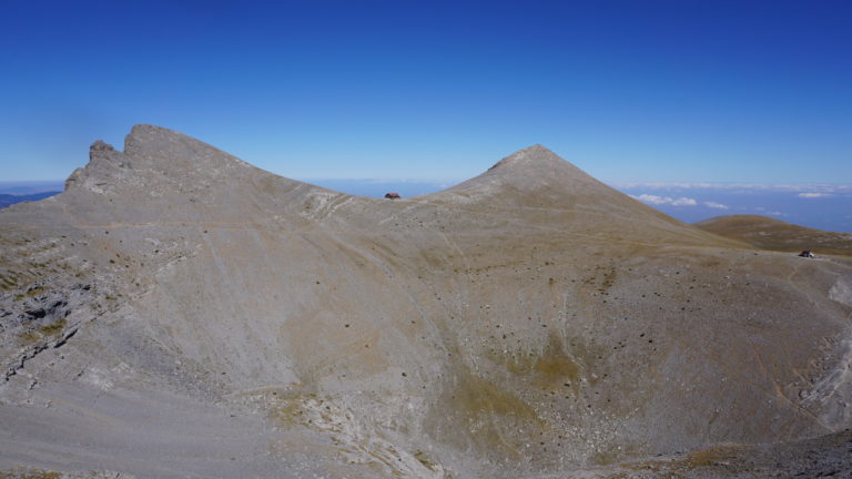 Blick zu Toumba und Profitis Ilias, dazwischen das Ref. G. Apostolidis