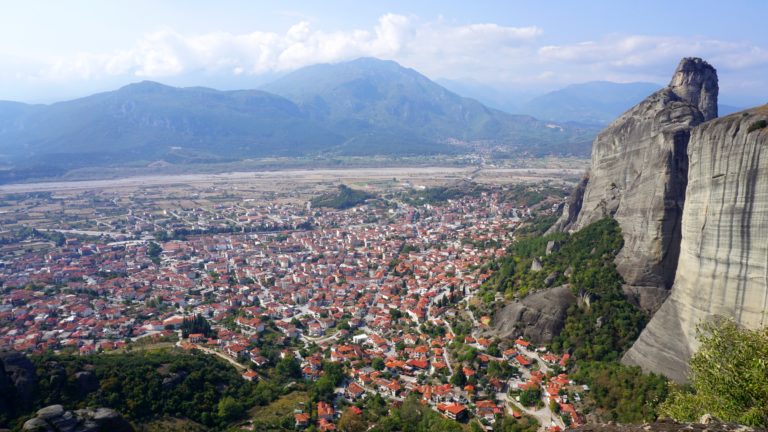 Blick von der Terrasse des Agia Triada auf Kalambaka