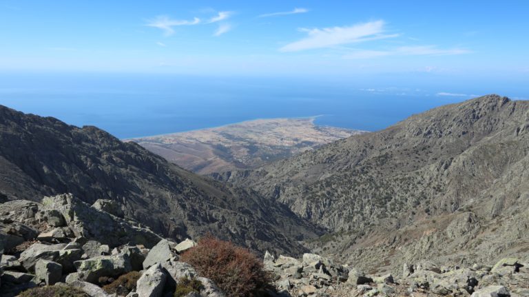 Blick auf die Küstenebene um Kamariotissa