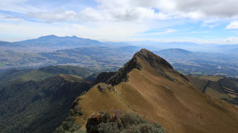 Blick über den Nordgipfel Richtung Quito