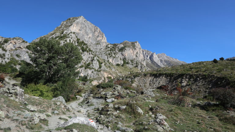 Weg zur Alp oberhalb von Radomirë