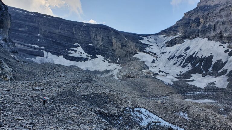 Auf dem schuttbedeckten unteren Teil des Schwarzgletschers