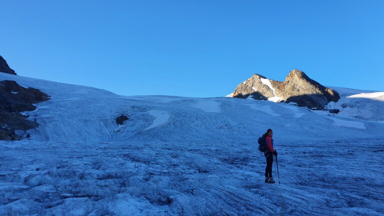 Aufstieg auf dem Rutorgletscher. Rechts die Vedettes du Rutor.