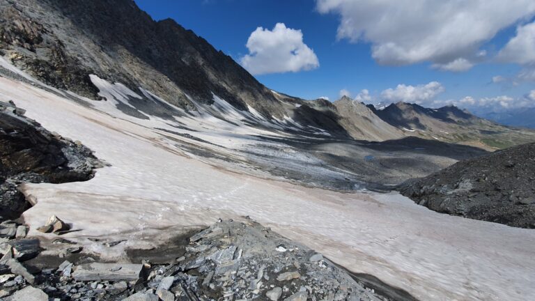 Rückblick auf den soeben überquerten Glacier des Barmes de l'Ours