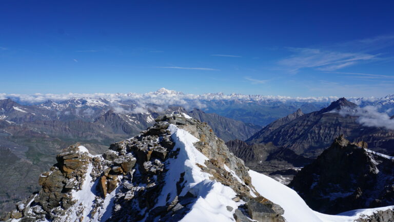 Auf dem Nordgipfel, Blick zum Mont Blanc