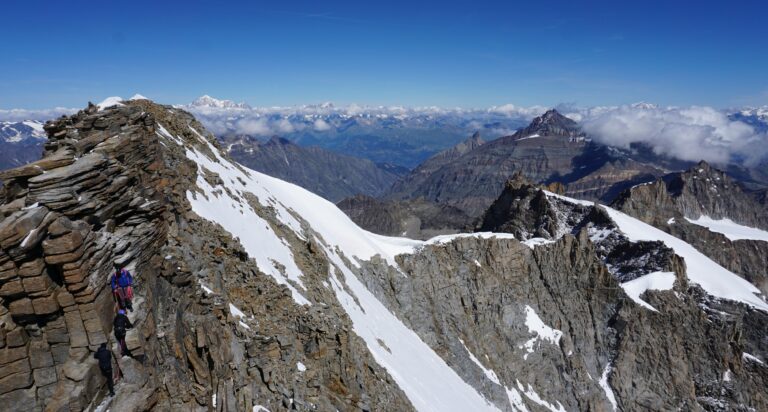 Blick auf den Nordgipfel vom Madonnengipfel