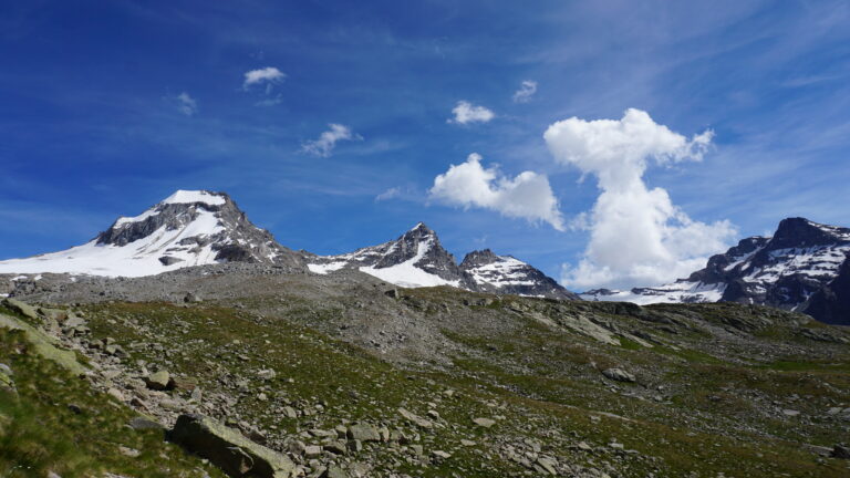 Blick vom Rifugio Emanuele zu Ciarforon und Becca di Monciair