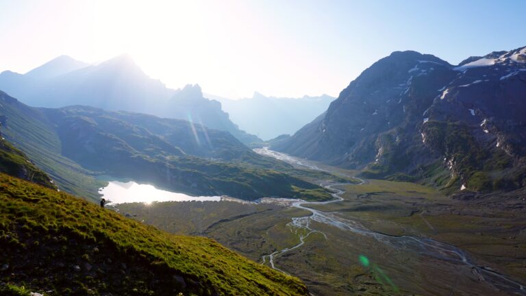 Blick von der Lämmerenhütte auf die Mäandern im Lämmerenboden