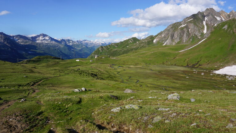 Abstieg vom Passo San Giacomo nach San Giacomo