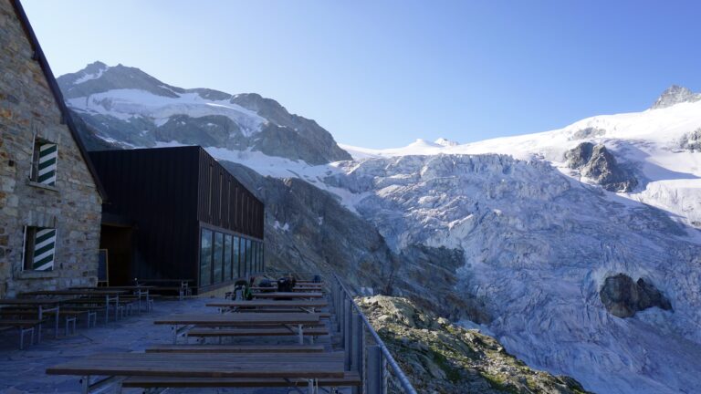 Panoramaterrasse der Cabane de Moiry