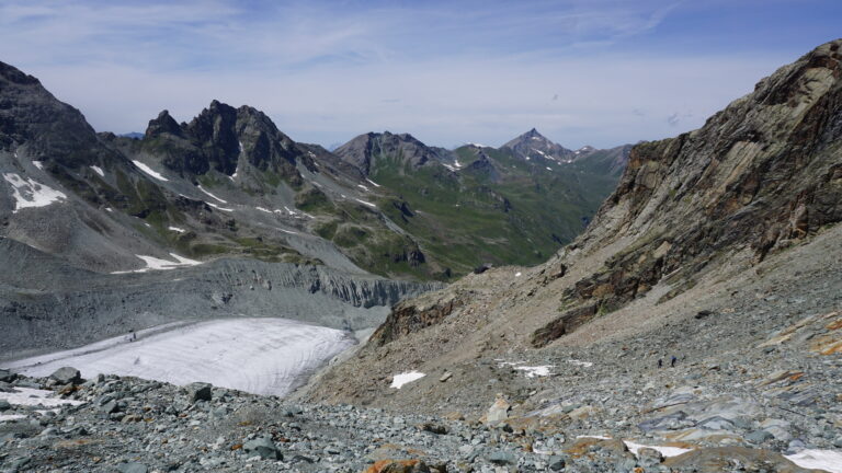 Abstieg zur Cabane de Moiry durch Geröll