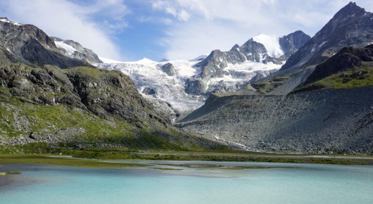 Lac de Châteaupré mit Glacier de Moiry