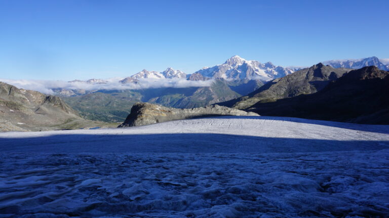 Rückblick über den Rutorgletscher zum Mont Blanc