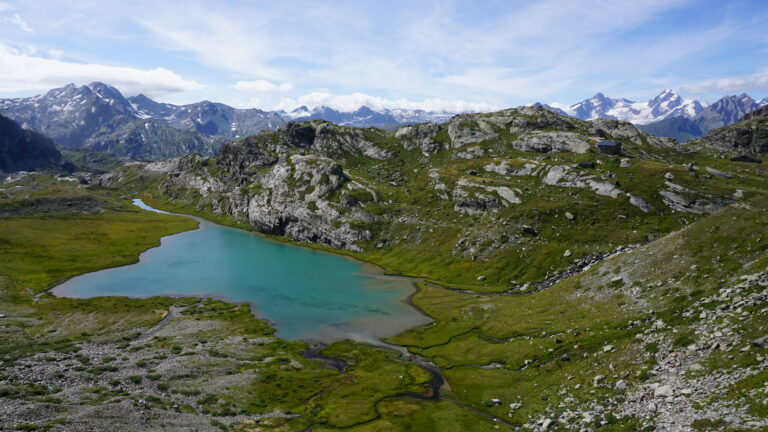 Lago Inferiore del Ruitor, darüber das Rifugio Deffeyes