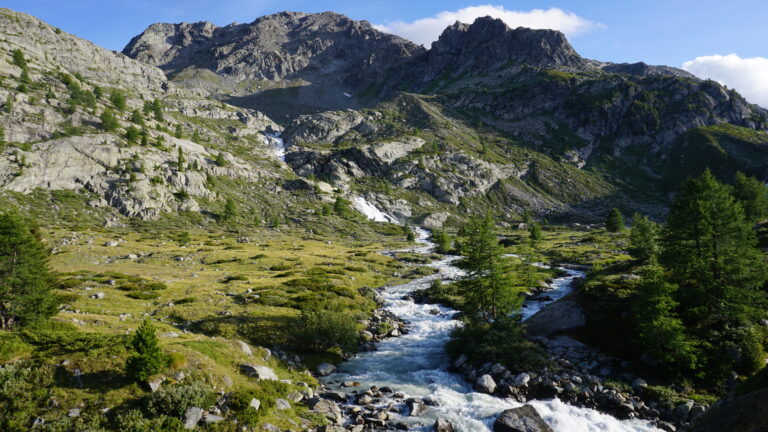 Rückblick auf den Abstieg entlang des Torrente Rutor