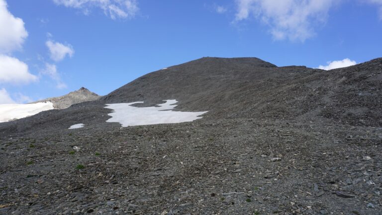 Blick vom Col des Barmes de l'Ours zum Gipfel