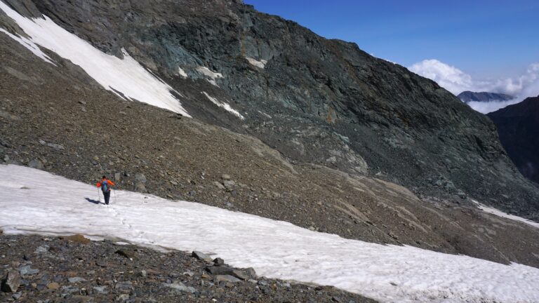 Querung des ehemaligen westlichen Gletscherarms/Schneerinne