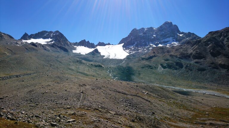 Blick von der Keschhütte zum Pfad zum Gletscher