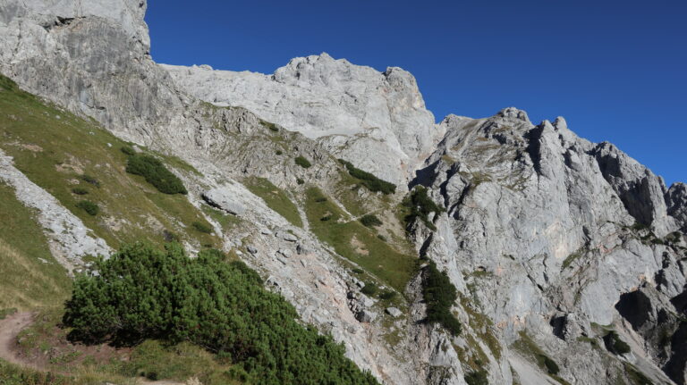 Weg nach der Dachstein-Südwand-Hütte