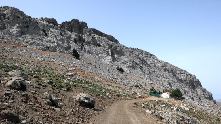 Bis zur Kapelle Panagia Kera führt eine Sandpiste.