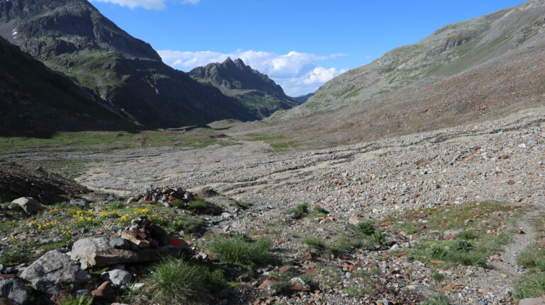 Weg über den Gletscherbach zur Klostertaler Umwelthütte