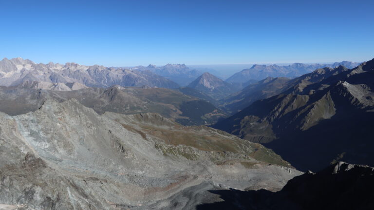 Seitenblick zur Cabane du Vélan