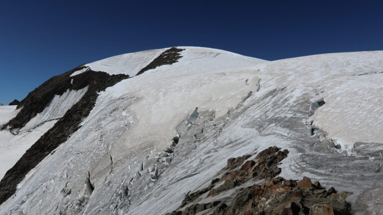 Übergang vom Grat auf den Gletscher (P. 3576)