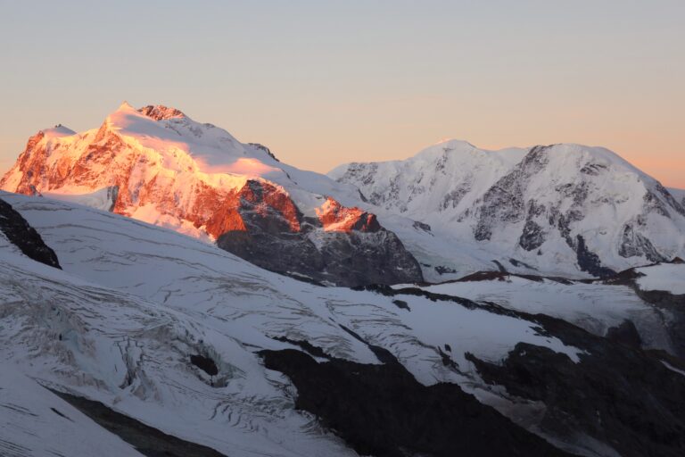 Monte Rosa macht seinem Namen alle Ehre.