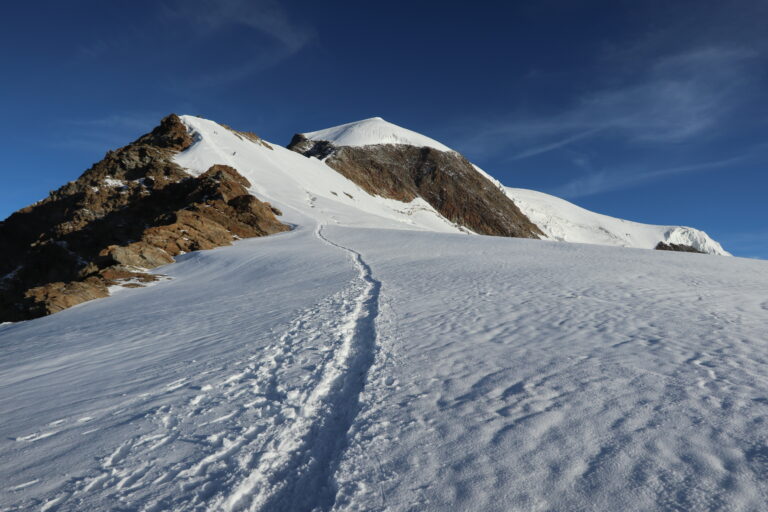 Weg vom Alphubeljoch zum Südostgrat