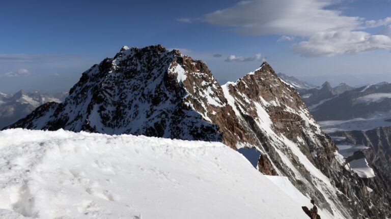 Blick auf Dufourspitze und Nordend