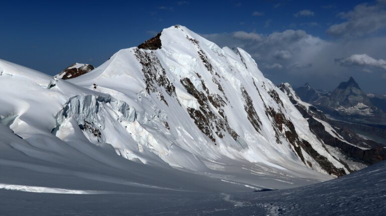 Liskamm Nordflanke beim Abstieg zum Grenzgletscher