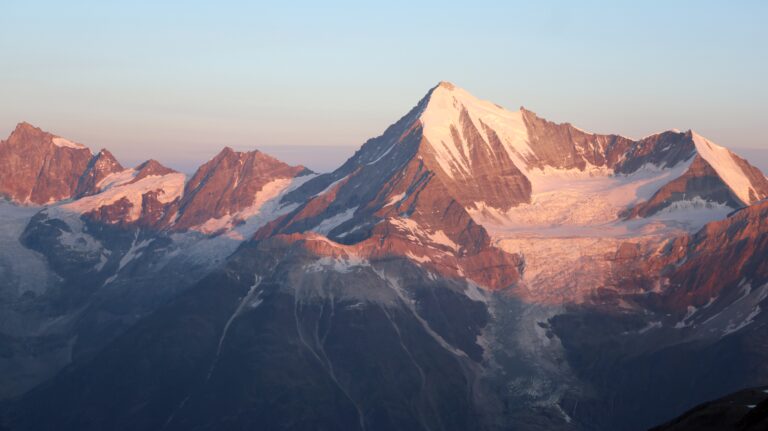 Weisshorn im ersten Licht