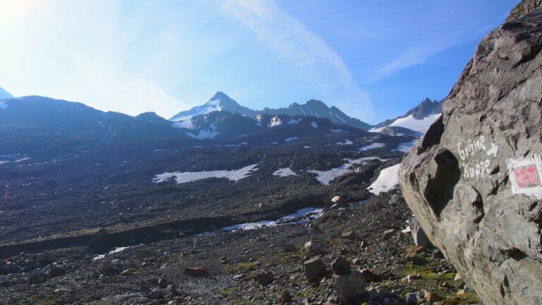 Der Weg von der Wiesbadener Hütte zur Grünen Kuppe ist markiert.