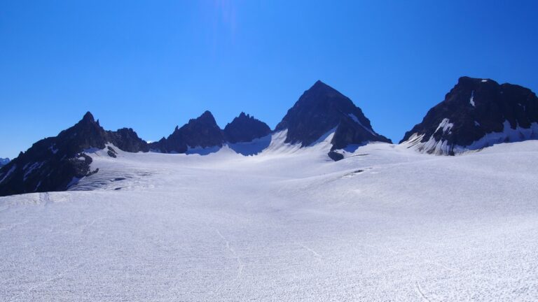 Ab 2900 m flacht der Gletscher ab.