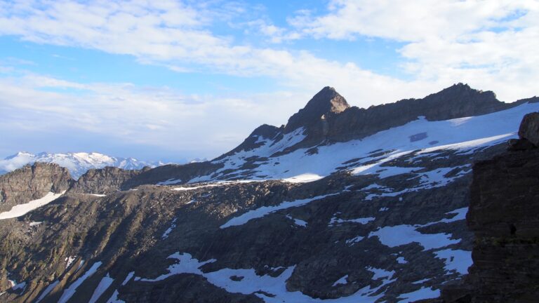 Blick zum Rheinwaldhorn vom WSW-Grat (Via Malvaglia)