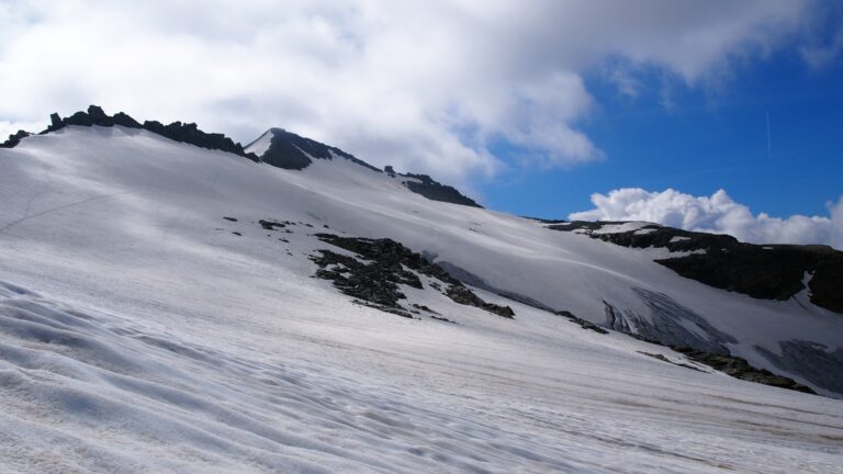 Rückblick auf den Abstieg vom Adulajoch