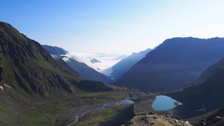 Rückblick zur Sulzenauhütte und Blauen Lacke kurz hinter dem Abzweig zum Aperen Freiger