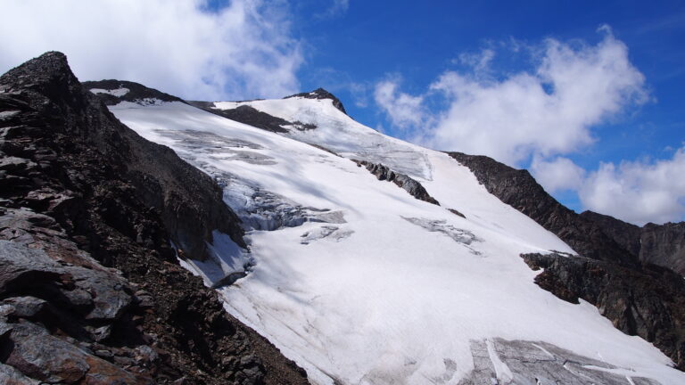 Rückblick zum Gipfel mit Grünauferner