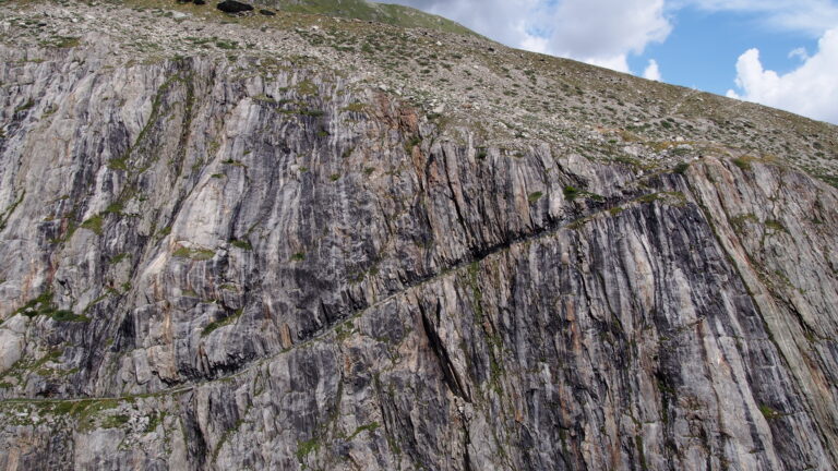 Felsenweg von der Oberaletschschlucht hinauf nach Lochegga