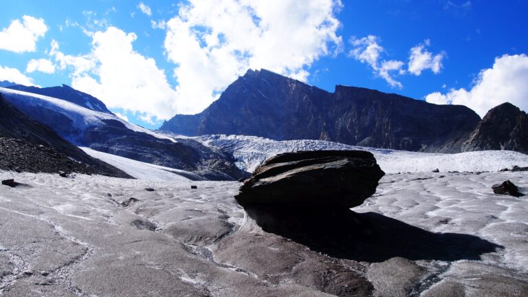 Gletschertisch auf dem Allalingletscher